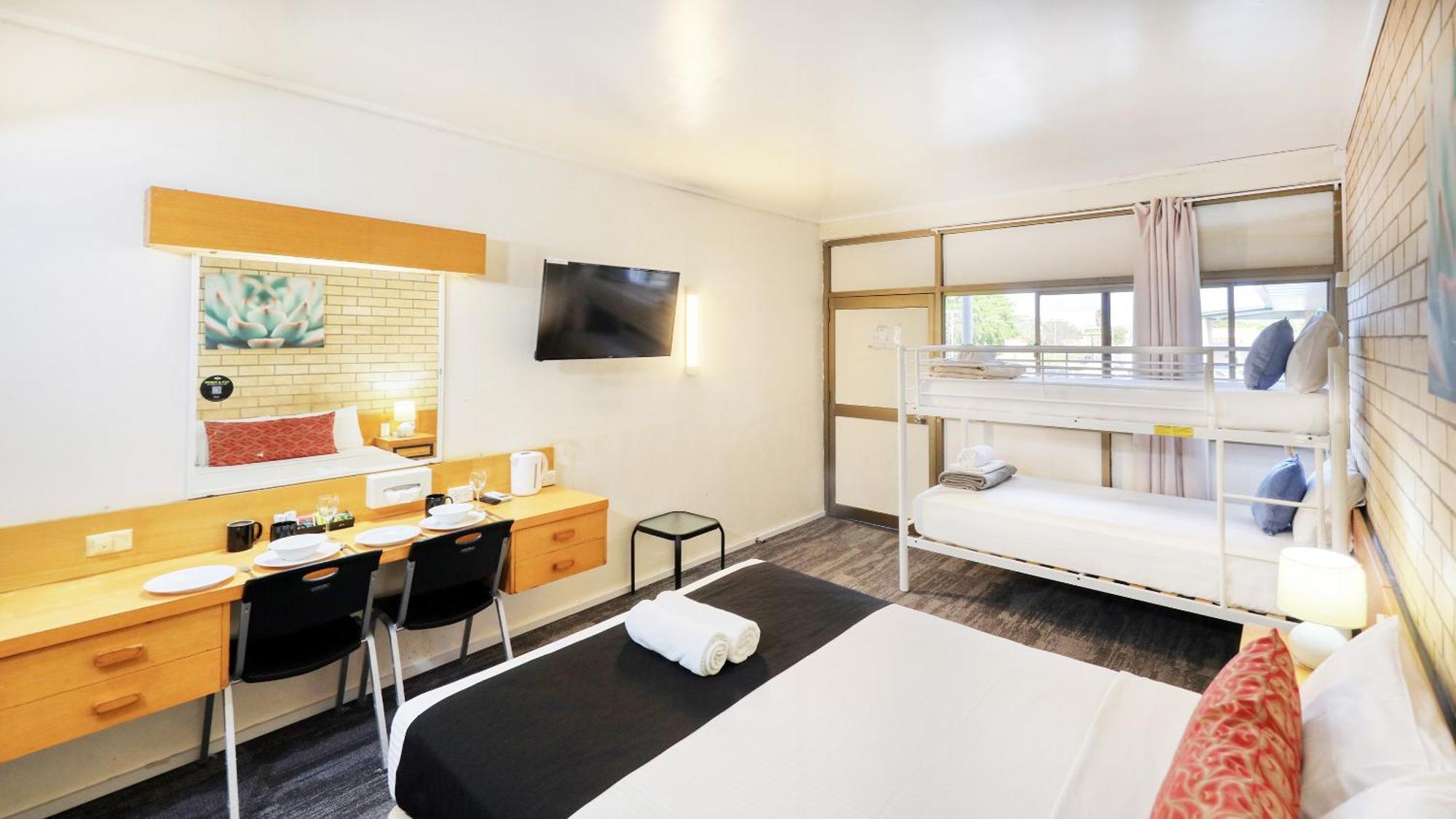 Tropical Gateway Motor Inn Rockhampton Exterior foto